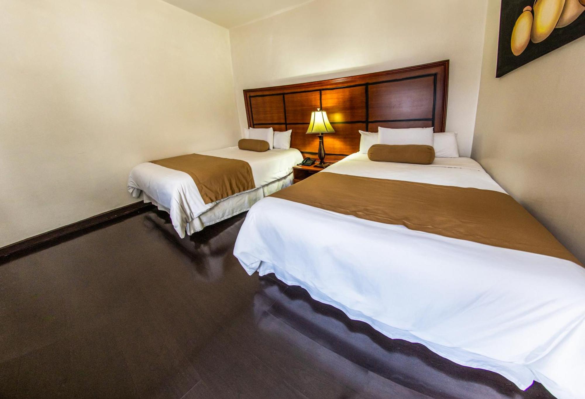 Hotel Куенка Екстер'єр фото