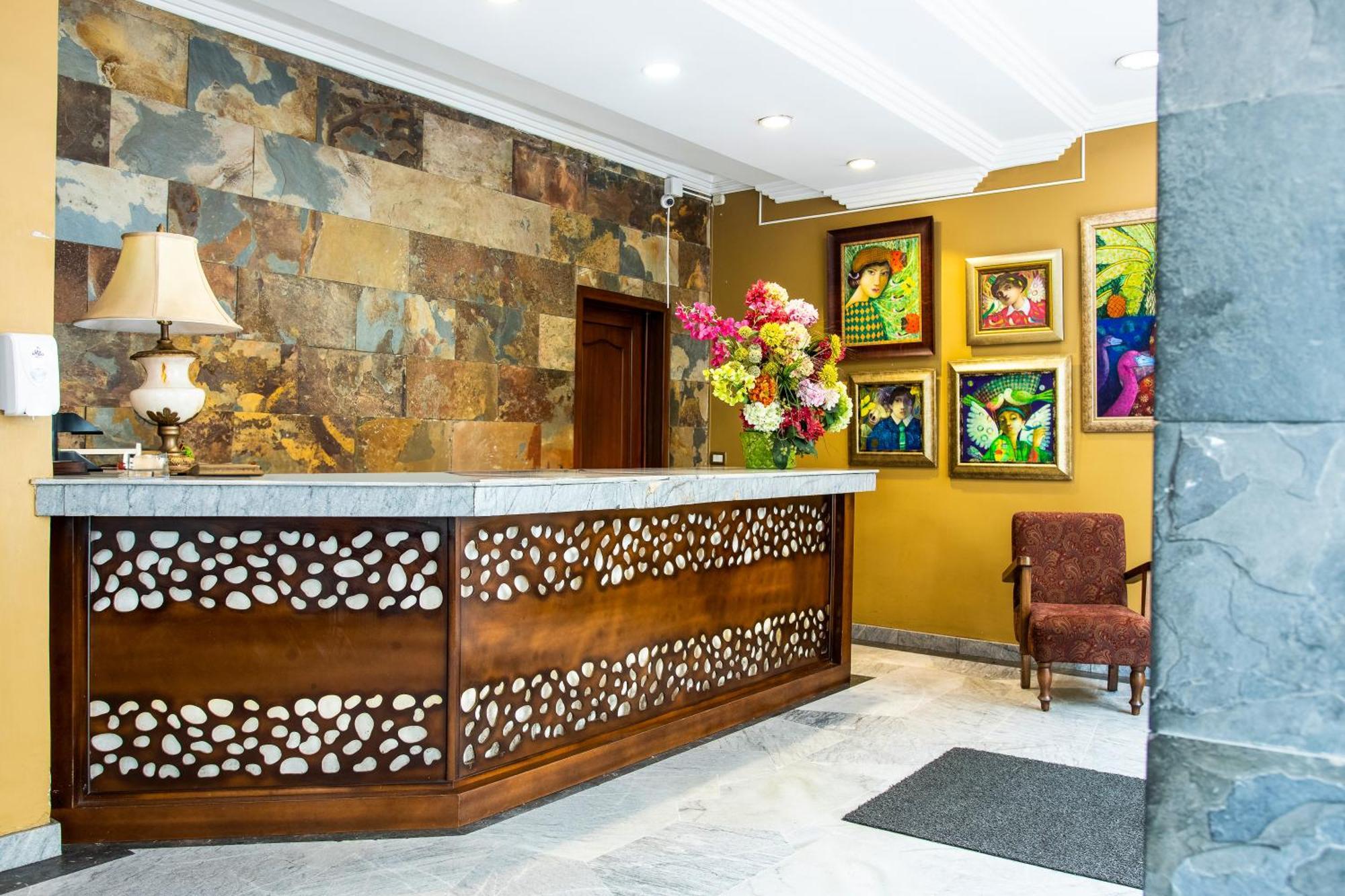 Hotel Куенка Екстер'єр фото