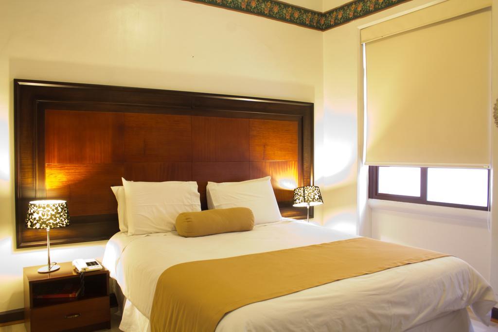 Hotel Куенка Екстер'єр фото