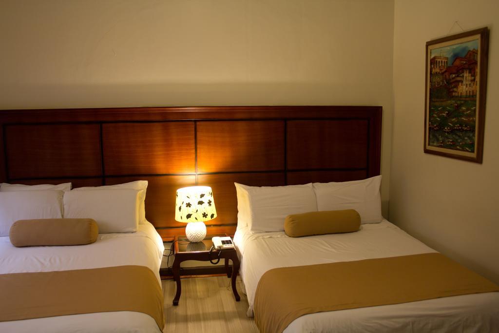 Hotel Куенка Екстер'єр фото