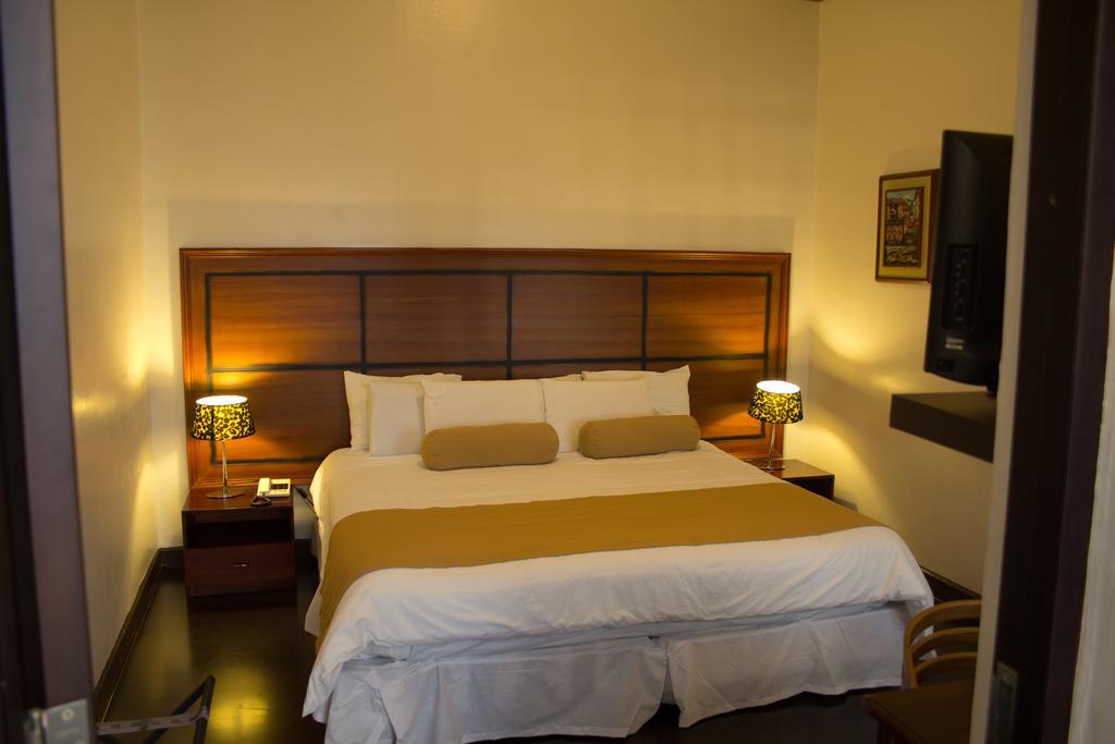 Hotel Куенка Екстер'єр фото