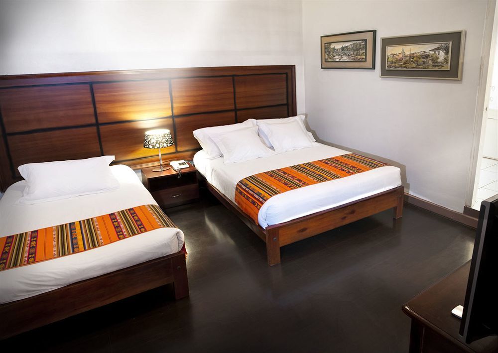 Hotel Куенка Екстер'єр фото